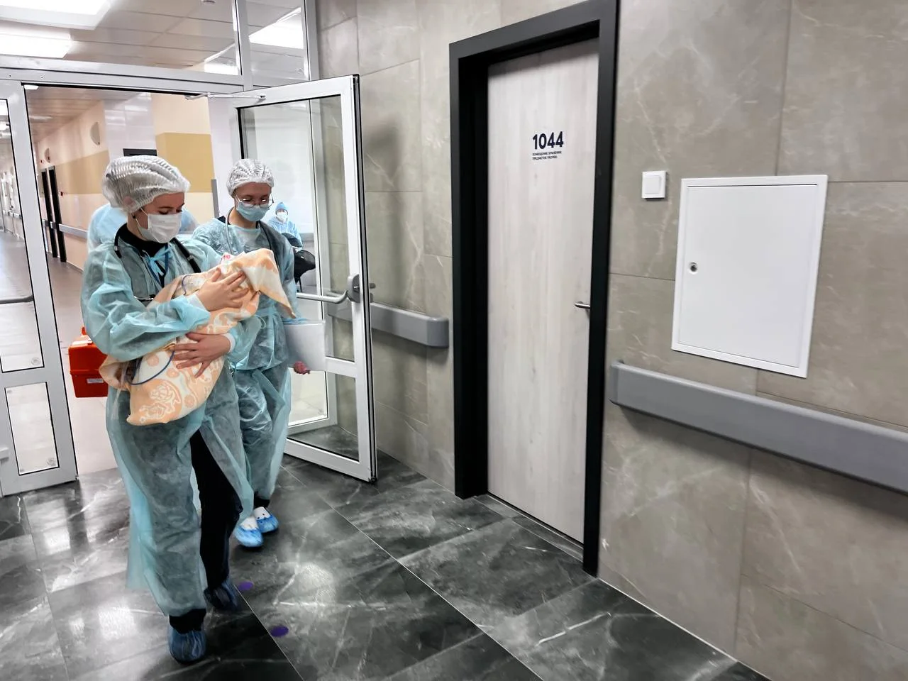 В Калининграде прошла уникальная операция при участии хирургов онкологического и перинатального центров