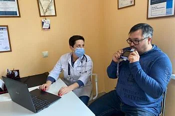 Больше двух тысяч человек прошли исследования функций внешнего дыхания на новых аппаратах Больше двух тысяч человек прошли исследования функций внешнего дыхания на новых аппаратах